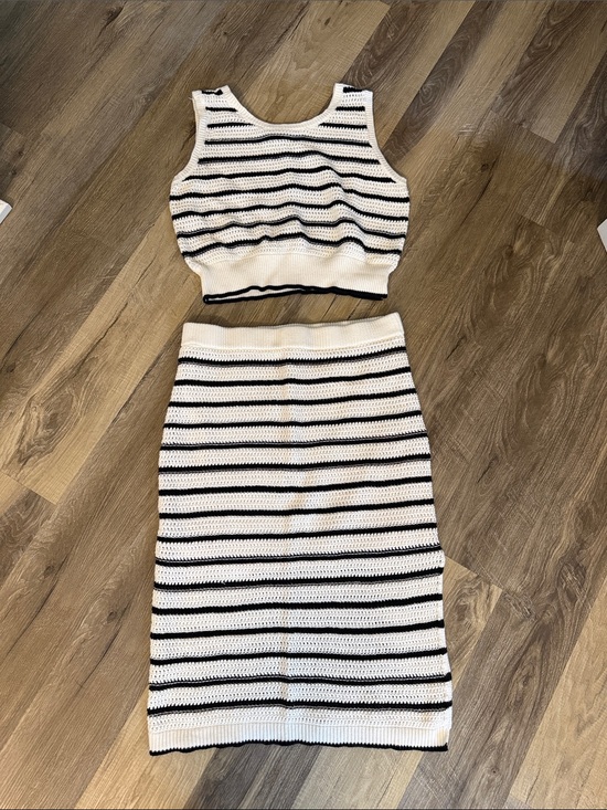 Skies Are Blue Dresses & Skirts - Skies Are Blue Cream Ribbed Waistband Top and Skirt Set